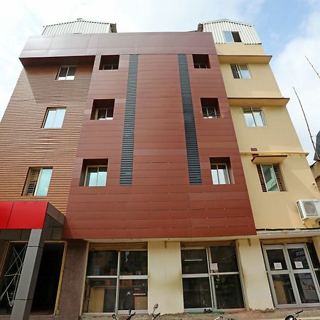 Oyo 13528 Kumud Plaza Hotel Bhuvanesvar Kültér fotó