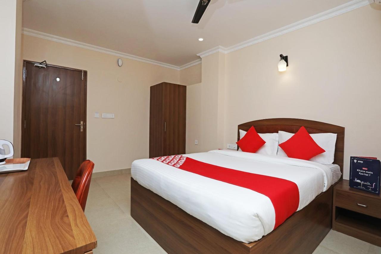 Oyo 13528 Kumud Plaza Hotel Bhuvanesvar Kültér fotó