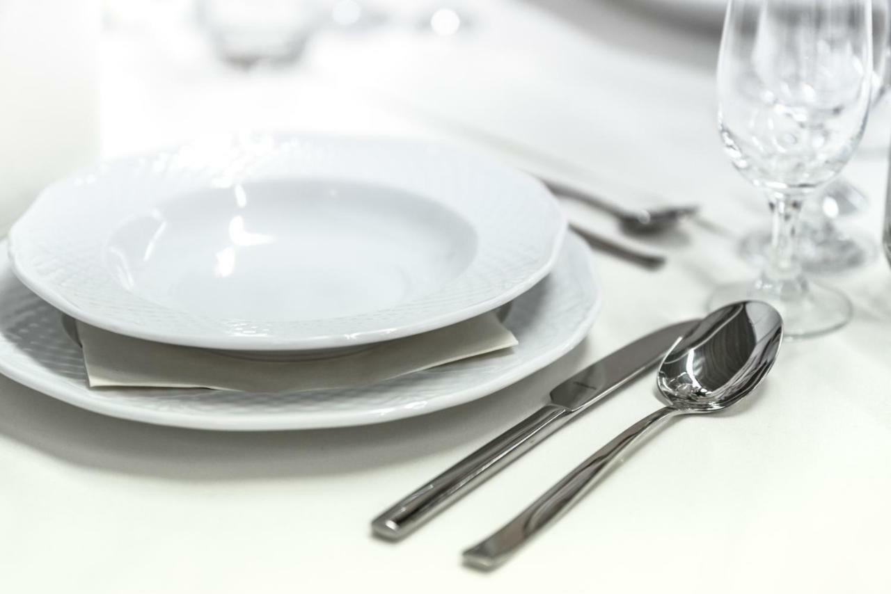 Oyo 13528 Kumud Plaza Hotel Bhuvanesvar Kültér fotó